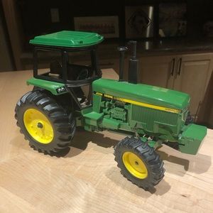 Ertl John Deere tractors